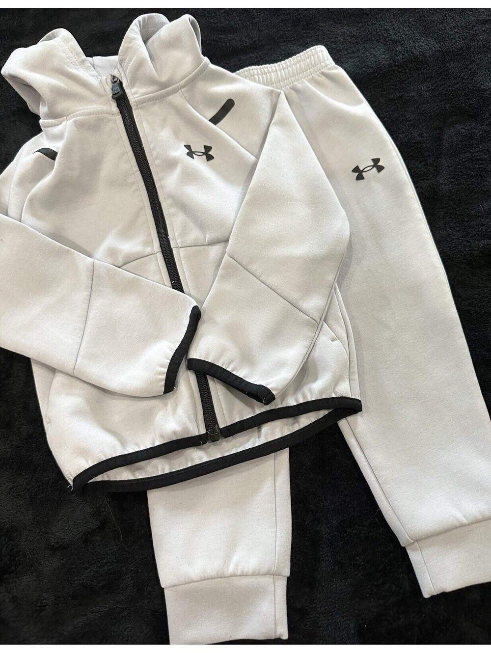 Under Armour Boys White/Black Fleece Zip Hoodie & Pants 2-Piece Set 3T